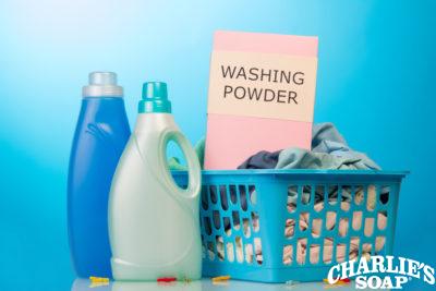discussing the different between powder vs. liquid laundry detergent